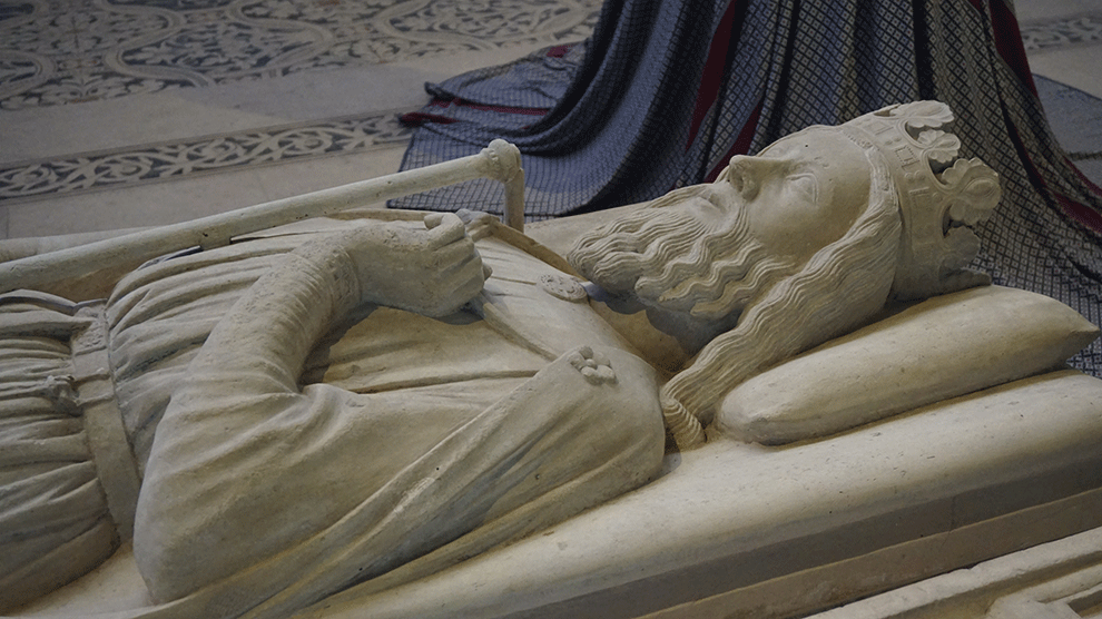 Basilica-Saint-Denis-estatua-funebre