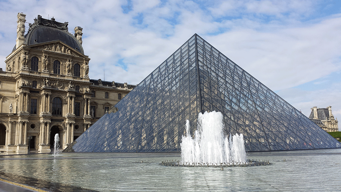 Piramide-do-Louvre-fontes-2