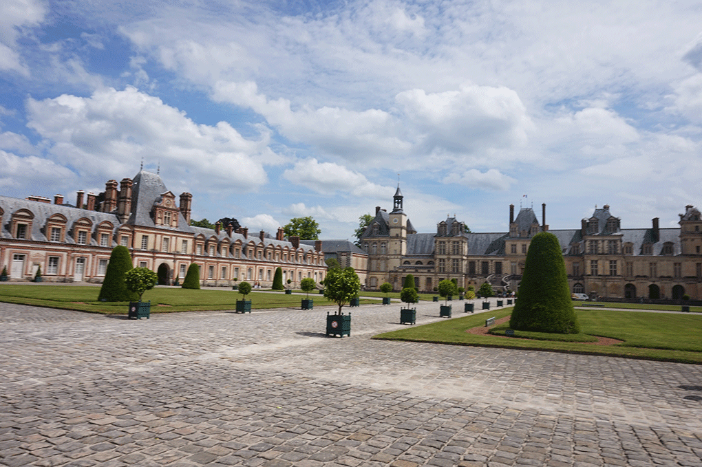 Fontainebleau-fachada