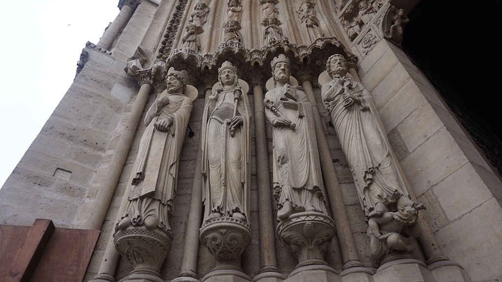 Notre-Dame-detalhe-santos