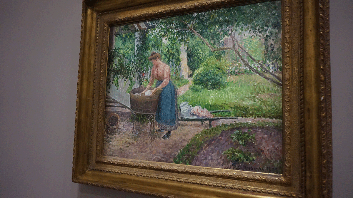A pintura de Pissarro retrata o trabalho feminino na fazenda 