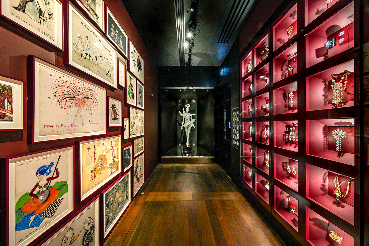 O museu Yves Saint Laurent em Paris fica numa elegante mansão